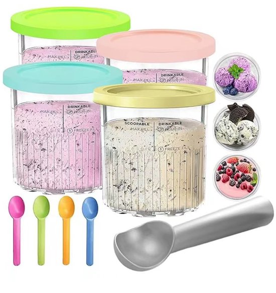 4 verpakkingen met roomijsbekers en deksels, ijsbakjes, -kuipen en -schepjes, en accessoires voor de ijsmachine.