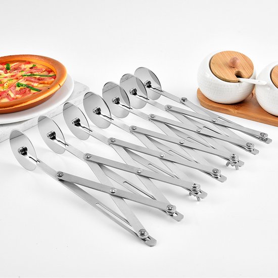 7-rond deegmes/pizzames met dubbele roestvrijstalen bladen en een verstelbaar deegmes voor het maken van pasta, geschikt voor brownies, noedels en aanverwante producten. van Merkloos