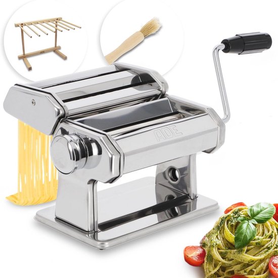 High-quality manual pasta machine | 7 dough thicknesses for lasagna spaghetti fettuccine | with extras: pasta dryer and cleaning brush van Marcato