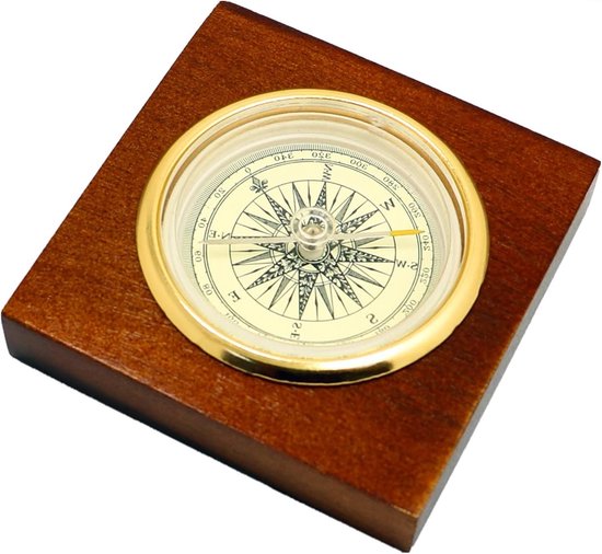Houten kompas in antieke stijl, perfect als cadeau voor avonturiers en natuurliefhebbers van Merkloos