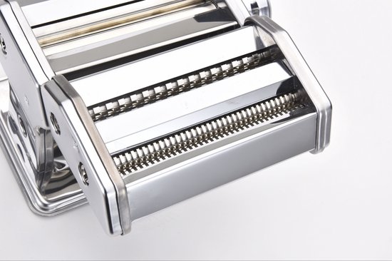 MPGoods RVS Premium pastamaker/machine incl. klem, paste rekje, Nederlandstalige handleiding en recepten folder met heerlijke (gluten/diervrije) pasta gerechten. van MPGoods