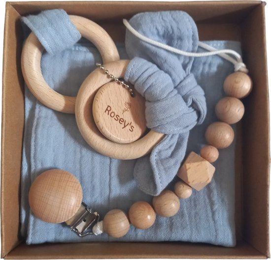 Rosey´s - Giftset Baby blue - bijtring - speenkoord - knuffeldoekje - Giftset jongetje - kraamcadeau - babyshower - baby speelgoed 0 jaar - Geschenkset Baby - Kraamcadeau Meisje - Kraamcadeau Jongen - Geboorte Cadeau - Baby Geschenkset - Kraampakket van Rosey´s