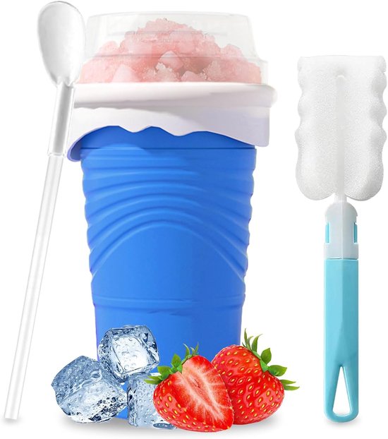 Slushy Maker Cup 500ml - Siliconen Knijpbekertje met Rietje en Lepel - DIY IJsdrankje - Slush Ice Cream Cup - Smoothie Beker - Inclusief Reinigingsborstel - Blauw van Merkloos